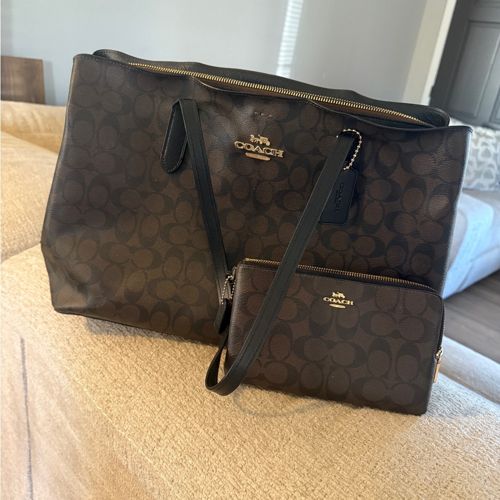 Coach Signature Black and Brown Tote - Picture 5 of 8